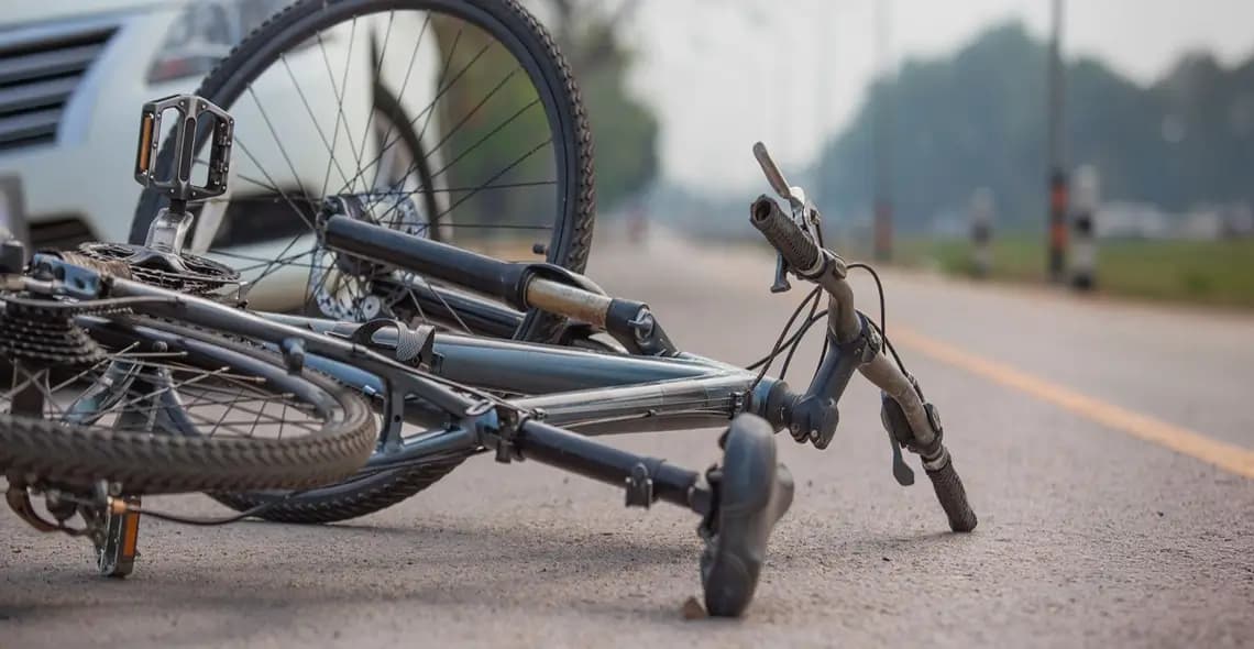 We protect <br class="md:hidden"/>you after<br /><i>bicycle accidents</i> mobile picture